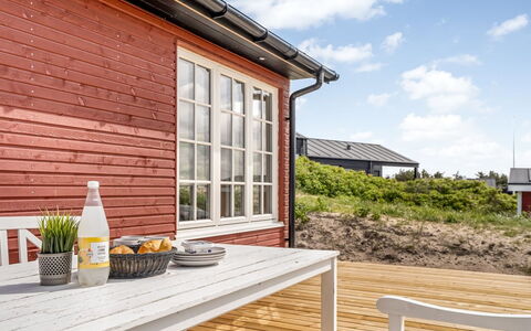 Thine - 250M from the Sea: Hus, Tag, Hjem, Sommerhus, Skur, Garden Bygninger, Sidespor, Gård, Bjælkehytte, Hytte