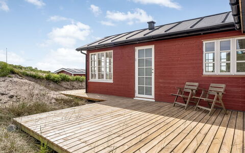 Thine - 250M from the Sea: Hus, Tag, Hjem, Sommerhus, Skur, Garden Bygninger, Sidespor, Gård, Bjælkehytte, Hytte