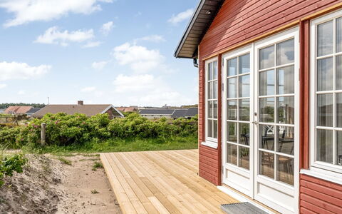 Thine - 250M from the Sea: Hus, Tag, Hjem, Sommerhus, Skur, Garden Bygninger, Sidespor, Gård, Bjælkehytte, Hytte