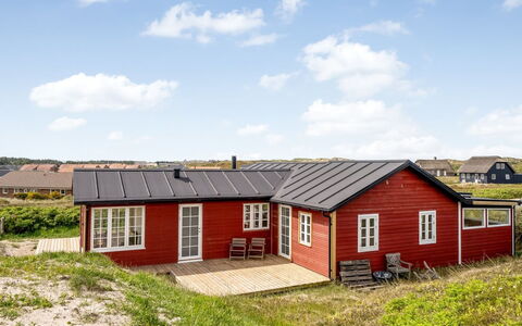 Thine - 250M from the Sea: Hus, Tag, Hjem, Sommerhus, Skur, Garden Bygninger, Sidespor, Gård, Bjælkehytte, Hytte