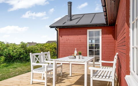 Thine - 250M from the Sea: Hus, Tag, Hjem, Sommerhus, Skur, Garden Bygninger, Sidespor, Gård, Bjælkehytte, Hytte