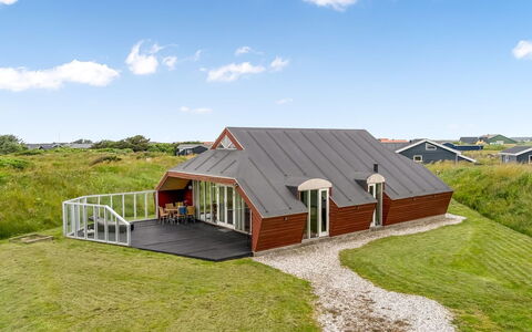 Tjark - 500M from the Sea: Træ, Hjem, Veranda, Dæk, Hårdttræ, Tag, Bejdse, Trægulve, Eco Hotel