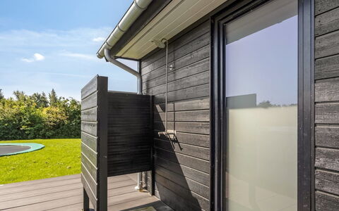 Bernadine - 500M from the Sea: Træ, Hjem, Veranda, Dæk, Hårdttræ, Tag, Bejdse, Trægulve, Eco Hotel