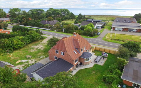 Albina - 4.5Km from the Sea: Boligområde, Bygning, Hus, Tag, Hjem, Landskab, Kvarter, Forstad, Fugleperspektiv, Landdistrikt