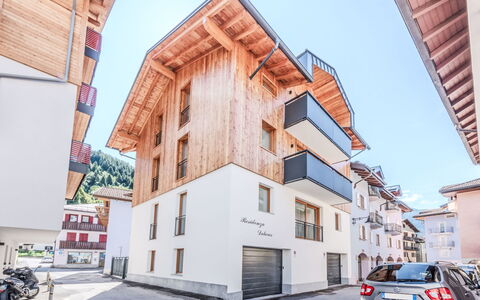 Pinzolo 102: Udvej, Svømmepøl, Have, Hacienda, Landscaping, Eco Hotel, Skygge, Hotel, Villa