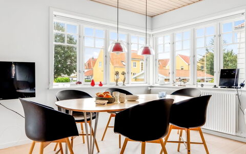 Dorti - 500M from the Sea: Estate, Skygge, Indkørsel, Stuehus
