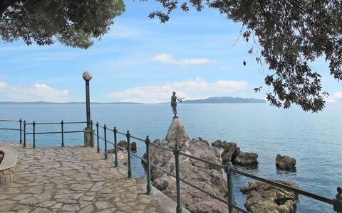 Opatija 158: Træ, Indretning, Gulvbelægning, Møbel, Etage, Bord, Køkken & Spisebord, Stol, Trægulve, Værelse
