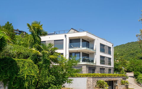 Opatija 158: Hjem, Estate, Altan, Villa