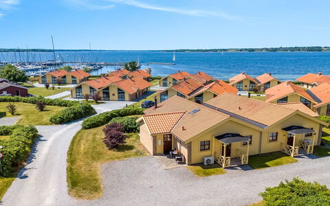 Era - 100M from the Sea: Græs, Græs-, Land Lot, Sommerhus, Landdistrikt, Eng, Garden Bygninger, Have, Skur