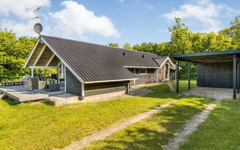 Kai - 400M from the Sea: Estate, Skygge, Indkørsel, Stuehus