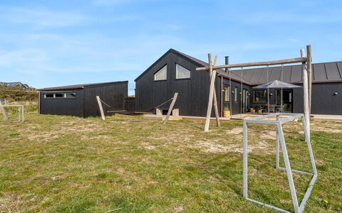 Konrad - from the Sea: Græs, Græs-, Land Lot, Sommerhus, Landdistrikt, Eng, Garden Bygninger, Have, Skur