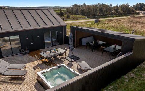 Konrad - from the Sea: Kompositmateriale, Dæk, Svømmepøl, Skygge, Hårdttræ, Udvej, Design, Gårdsplads, Bejdse, Eco Hotel