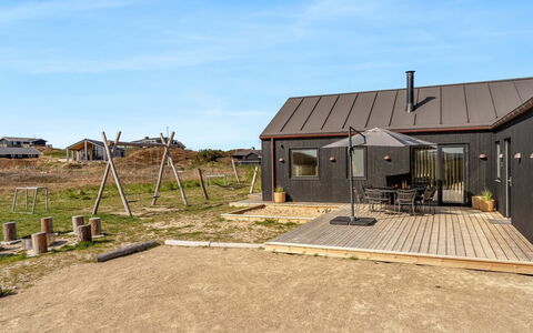 Konrad - from the Sea: Himmel, Tag, Hus, Hjem, Sommerhus, Land Lot, Almindeligt, Landdistrikt, Sidespor, Skur