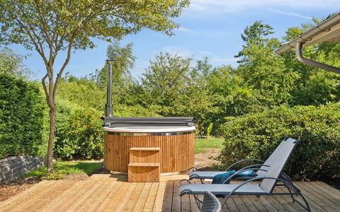 Enrica - 250M from the Sea: Lejlighed, Ejerlejlighed, Estate, Altan, Villa, Hotel