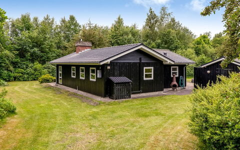Ginette - 400M to the Fjord: Estate, Skygge, Indkørsel, Stuehus