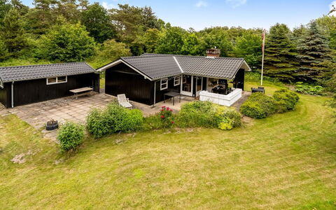 Ginette - 400M to the Fjord: Estate, Skygge, Indkørsel, Stuehus