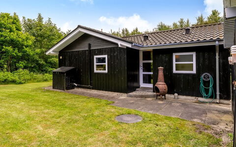 Ginette - 400M to the Fjord: Estate, Skygge, Indkørsel, Stuehus