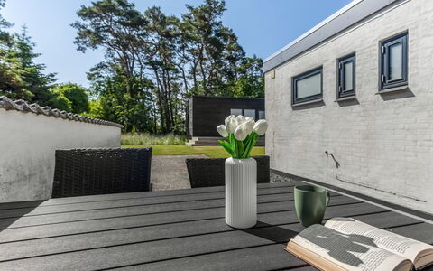Anabel - 600M from the Sea: Træ, Hjem, Veranda, Dæk, Hårdttræ, Tag, Bejdse, Trægulve, Eco Hotel
