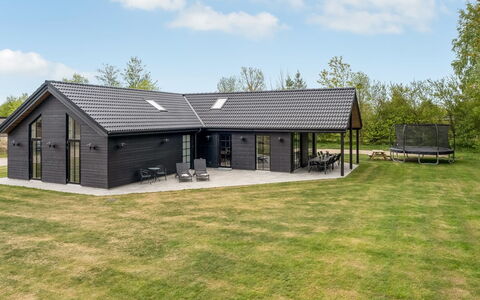 Osa - from the Sea: Græs, Græs-, Land Lot, Sommerhus, Landdistrikt, Eng, Garden Bygninger, Have, Skur