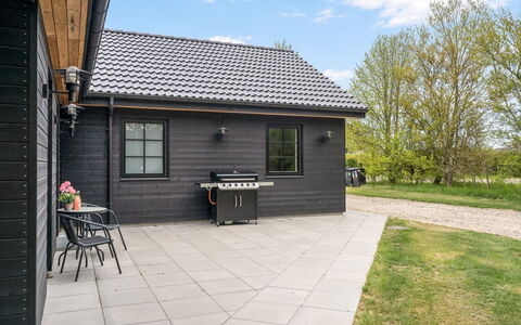 Osa - from the Sea: Græs, Græs-, Land Lot, Sommerhus, Landdistrikt, Eng, Garden Bygninger, Have, Skur