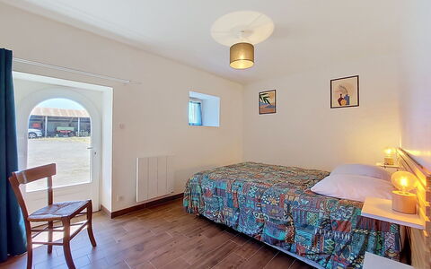 Kerdro: Indretning, Etage, Gulvbelægning, Væg, Møbel, Loft, Træ, Soveværelse, Værelse, Seng