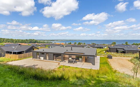Heidie - 600M from the Sea: Tag, Hus, Hjem, Sommerhus, Sidespor, Estate, Indkørsel, Garden Bygninger, Gård, Skur