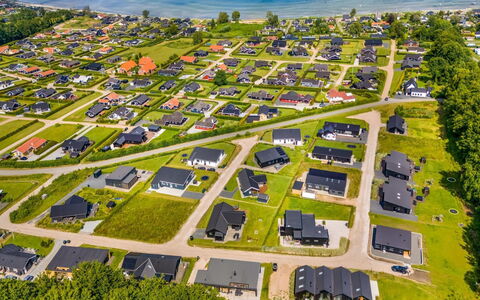 Heidie - 600M from the Sea: Tag, Hus, Hjem, Sommerhus, Sidespor, Estate, Indkørsel, Garden Bygninger, Gård, Skur