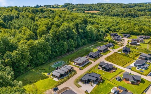 Heidie - 600M from the Sea: Tag, Hus, Hjem, Sommerhus, Sidespor, Estate, Indkørsel, Garden Bygninger, Gård, Skur