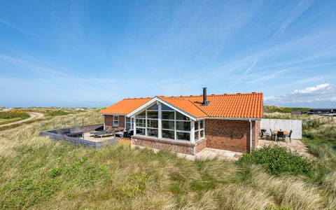 Ema - 500M from the Sea: Møbel, Træ, Indretning, Gulvbelægning, Etage, Stol, Værelse, Loft, Stue, Lejlighed