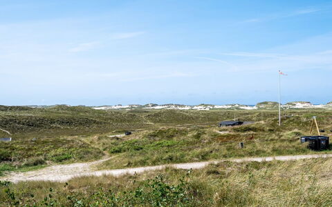 Ema - 500M from the Sea: Møbel, Træ, Indretning, Gulvbelægning, Etage, Stol, Værelse, Loft, Stue, Lejlighed