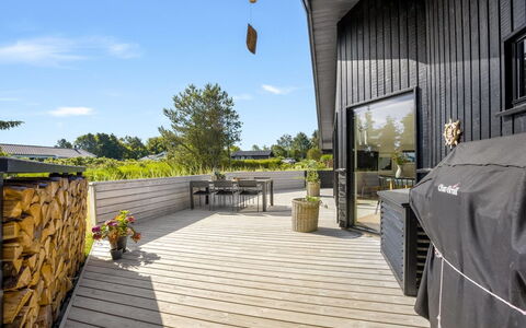 Verner - 990M from the Sea