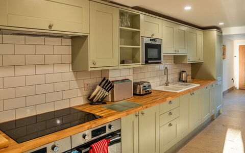 Little Rissington - Barn Five: Dæk, Skygge, Hårdttræ, Udendørs Møbler, Altan, Planke, Eco Hotel, Svømmepøl, Trægulve, Udvej