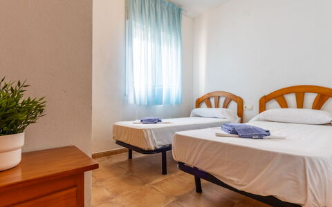 Salou 215: Træ, Etage, Gulvbelægning, Seng, Indretning, Loft, Soveværelse, Møbel, Bed Frame, Værelse