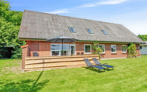 Drine - 19Km from the Sea: Træ, Tag, Hjem, Hus, Arkitektur, Sidespor, Land Lot, Sommerhus, Skur, Garden Bygninger