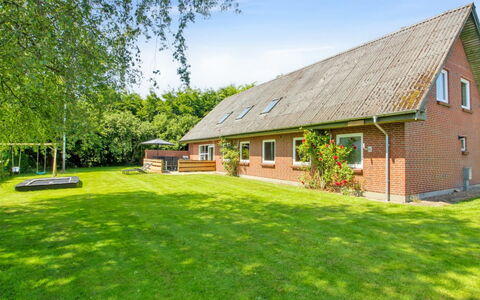 Drine - 19Km from the Sea: Træ, Tag, Hjem, Hus, Arkitektur, Sidespor, Land Lot, Sommerhus, Skur, Garden Bygninger