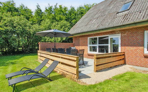 Drine - 19Km from the Sea: Træ, Tag, Hjem, Hus, Arkitektur, Sidespor, Land Lot, Sommerhus, Skur, Garden Bygninger