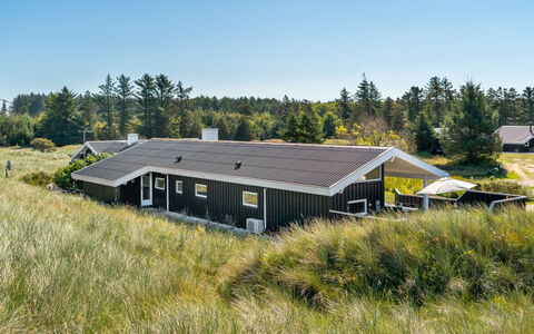 Greta - 2.5Km from the Sea: Træ, Hjem, Veranda, Dæk, Hårdttræ, Tag, Bejdse, Trægulve, Eco Hotel