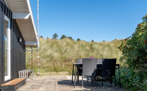 Greta - 2.5Km from the Sea: Træ, Hjem, Veranda, Dæk, Hårdttræ, Tag, Bejdse, Trægulve, Eco Hotel