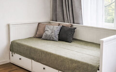Prague Centre 104: Møbel, Indretning, Etage, Værelse, Couch, Pude, Pude, Throw Pillow