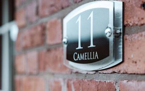 Camelia Country Cottage: Daytime, Bygning, Vindue, Facade, Lejlighed, Urban Design, Ejerlejlighed, Blandet Brug