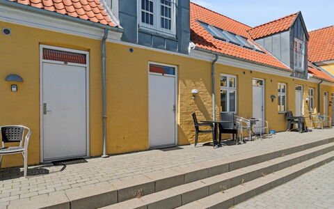 Elemine - 500M from the Sea: Tag, Hus, Hjem, Sommerhus, Dør, Sidespor, Estate, Lawn, Gård, Veranda