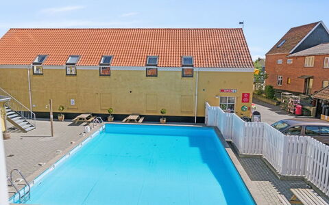 Elemine - 500M from the Sea: Tag, Hus, Hjem, Sommerhus, Dør, Sidespor, Estate, Lawn, Gård, Veranda