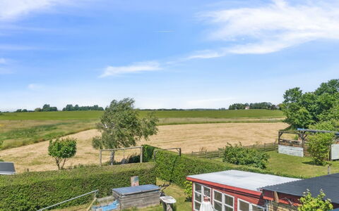 Lacey - 4Km from the Sea: Estate, Skygge, Indkørsel, Stuehus