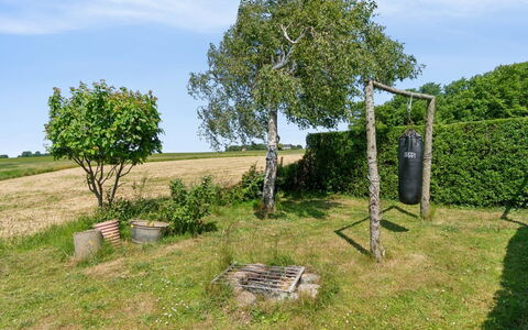 Lacey - 4Km from the Sea: Estate, Skygge, Indkørsel, Stuehus
