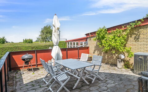 Lacey - 4Km from the Sea: Estate, Skygge, Indkørsel, Stuehus