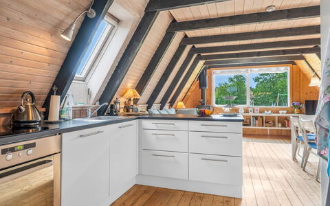 Annalia - 400M from the Sea: Træ, Hårdttræ, Trægulve, Attic, Bejdse, Køkken, Planke, Klarlak, Krydsfiner, Loft
