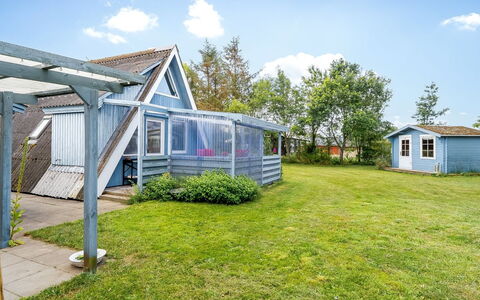 Annalia - 400M from the Sea: Græs, Græs-, Land Lot, Sommerhus, Landdistrikt, Eng, Garden Bygninger, Have, Skur