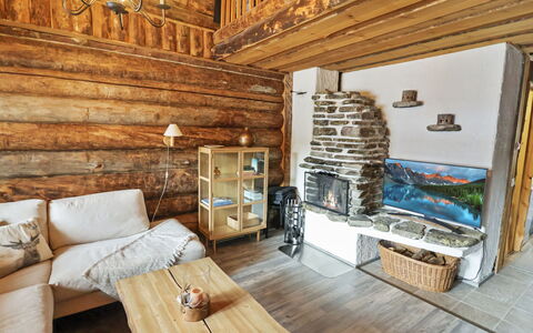 Kelorakka 9: Træ, Sommerhus, Bjælkehytte, Skov, Skur, Garden Bygninger, Lærk, Woodland, Bejdse