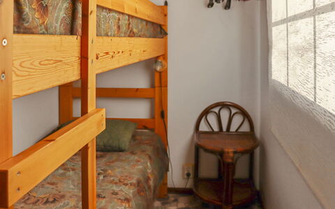 Mukalilla, Paritalo Sis Loppusiivouksen: Soveværelse, Seng, Sengetøj, Træ, Sengetøj, Møbel, Indretning, Køjeseng, Gulvbelægning, Bed Frame