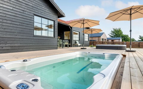 Adia - 650M from the Sea: Træ, Gulvbelægning, Indretning, Etage, Møbel, Trægulve, Værelse, Loft, Bejdse, Hårdttræ